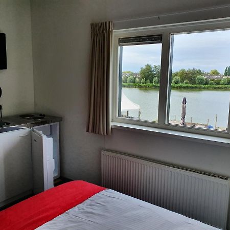 Hotel Restaurant Lakeside Uithoorn Ngoại thất bức ảnh